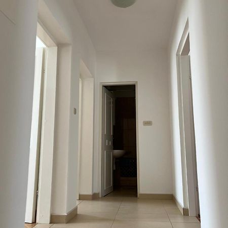 Apartmani Ana Sukošan Екстериор снимка