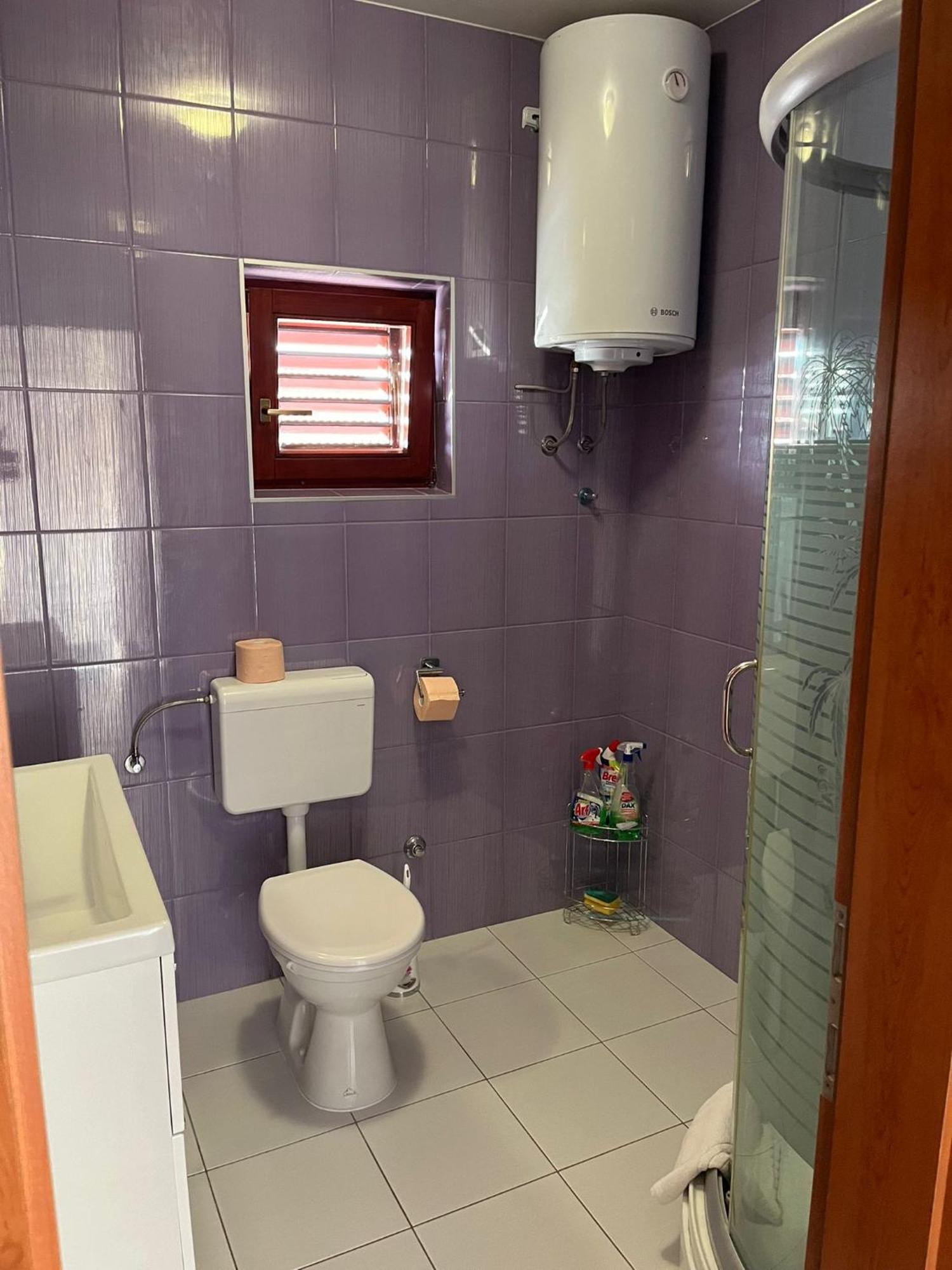 Apartmani Ana Sukošan Екстериор снимка