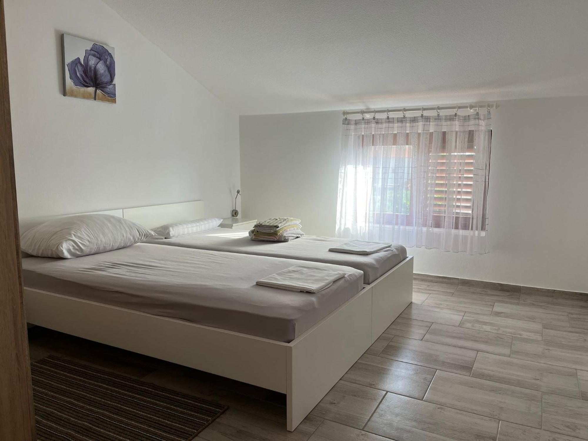 Apartmani Ana Sukošan Екстериор снимка